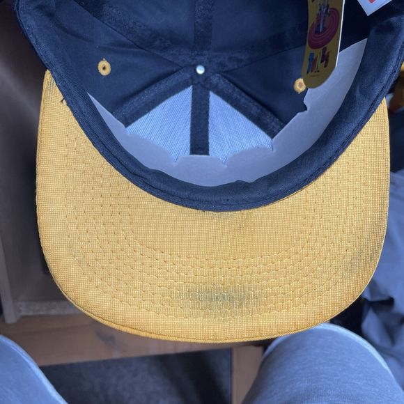 Vintage NEW 1997 The University Of Iowa Looney Tunes Bugs Bunny Snapback Cap Hat - Picture 12 of 12